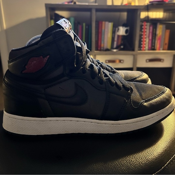 Jordan 1Retro High Black Satin | 7Y (GS) | black red wht | Good Condition - Picture 6 of 9
